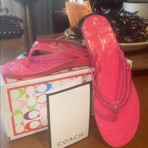 Coach Sandals Juney Patent Leather Hibiscus Pink Sandals Flip-Flops Size 10